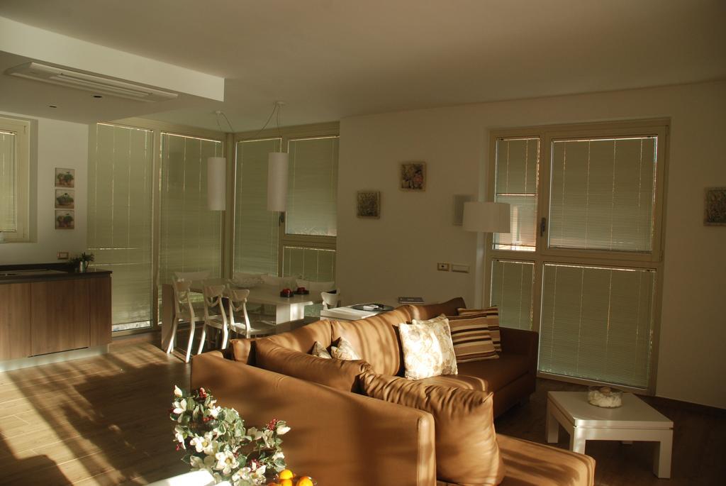 Residenza Simona Apartment Mezzegra Phòng bức ảnh