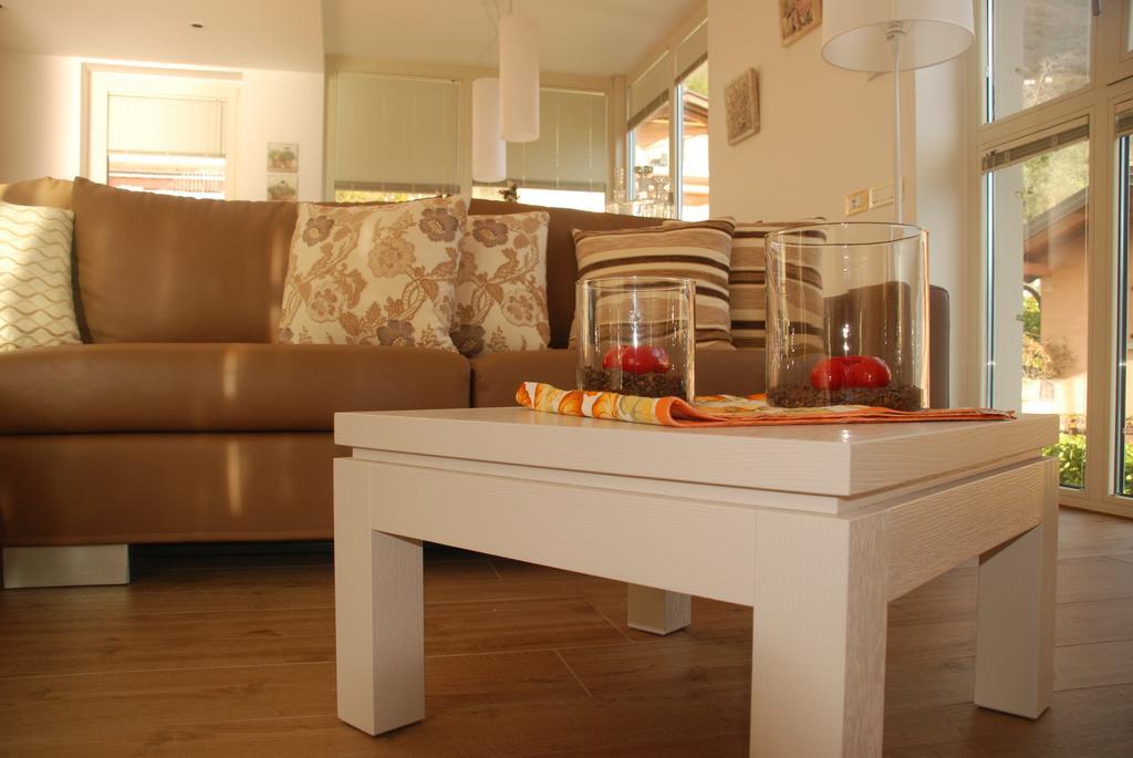 Residenza Simona Apartment Mezzegra Phòng bức ảnh