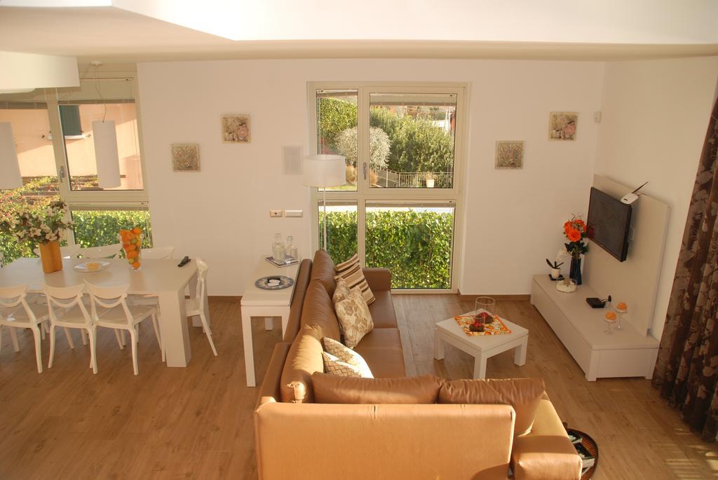 Residenza Simona Apartment Mezzegra Phòng bức ảnh